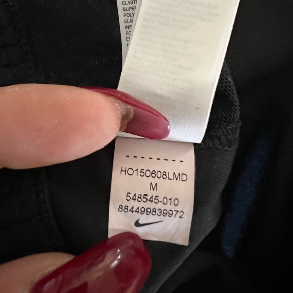 Nike top. Use but looks like new. Size M. - Picture 5 of 5